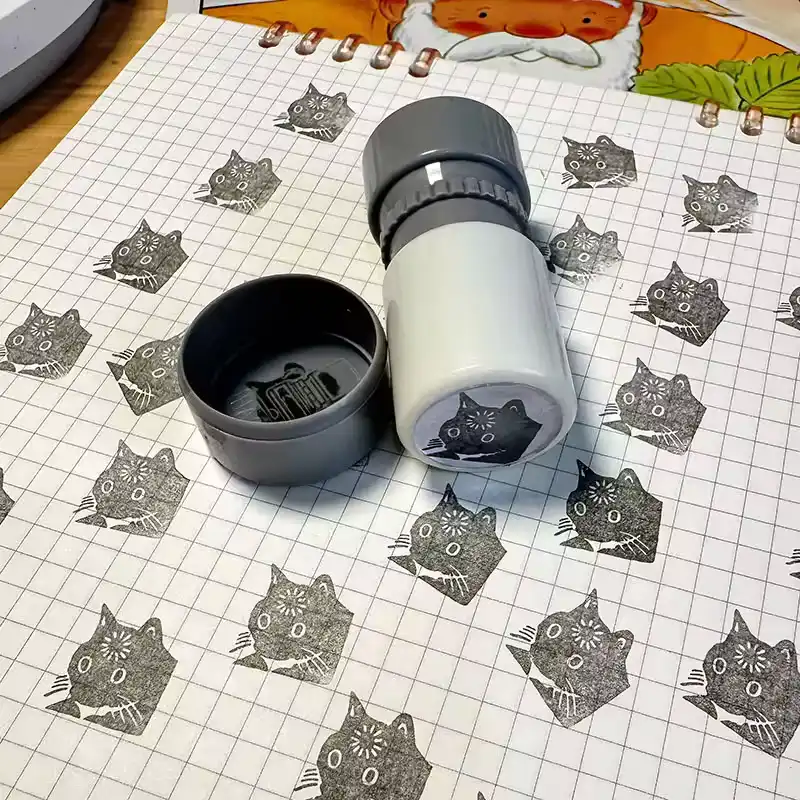 Funny Emoji Stamps Creative Small Round Seals for Students Cute Portable DIY Hand Account Decoration Seal
